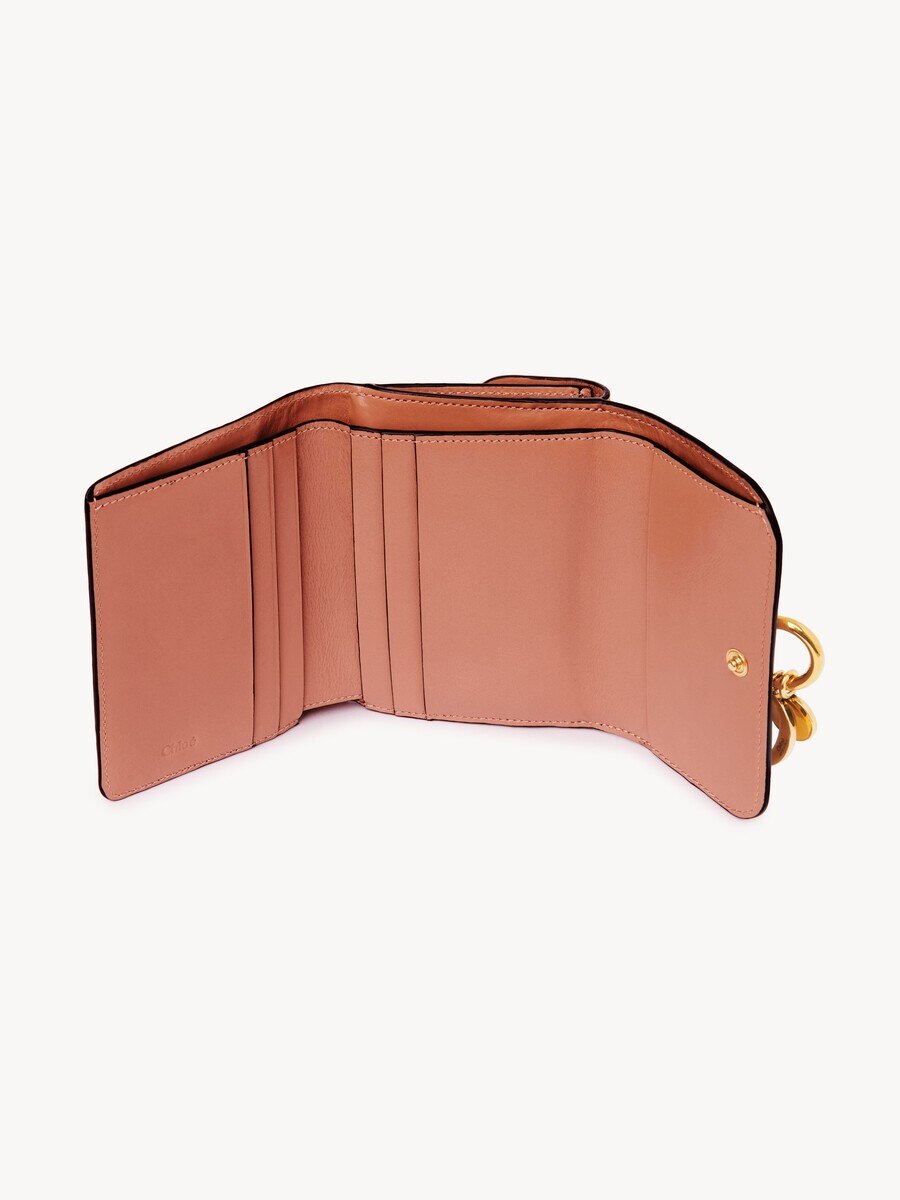 Small Alphabet tri-fold in shiny leather - 5