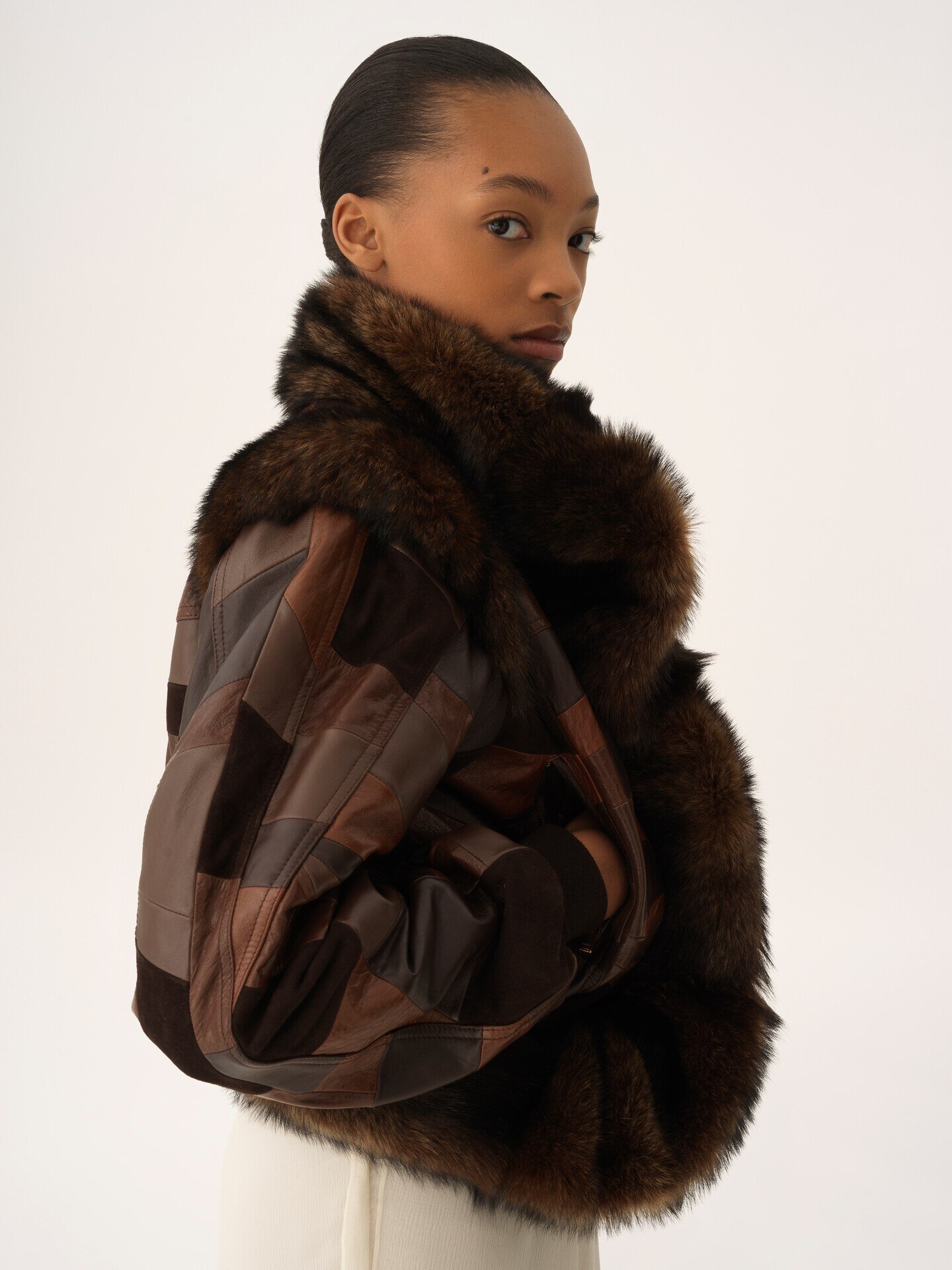 Short hybrid bomber jacket in leather - 7