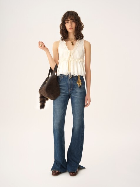 &Auml;rmelloses Top aus gewaschenem Seidensatin und Spitze mit Bindeb&auml;ndchen an der Vorderseite