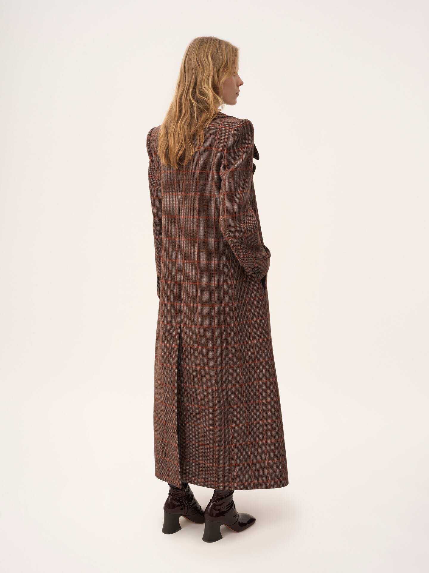 Manteau long crois&eacute; en laine &agrave; carreaux - 5