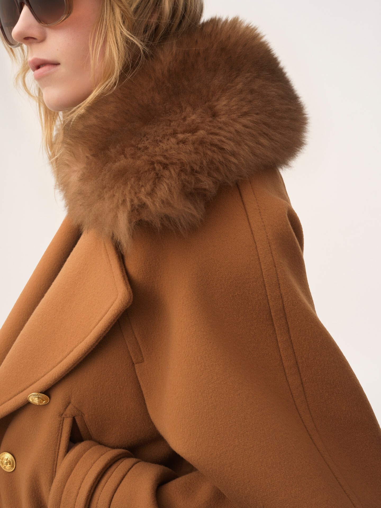 Manteau court droit crois&eacute; en laine - 8