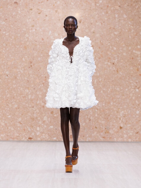 Look 16