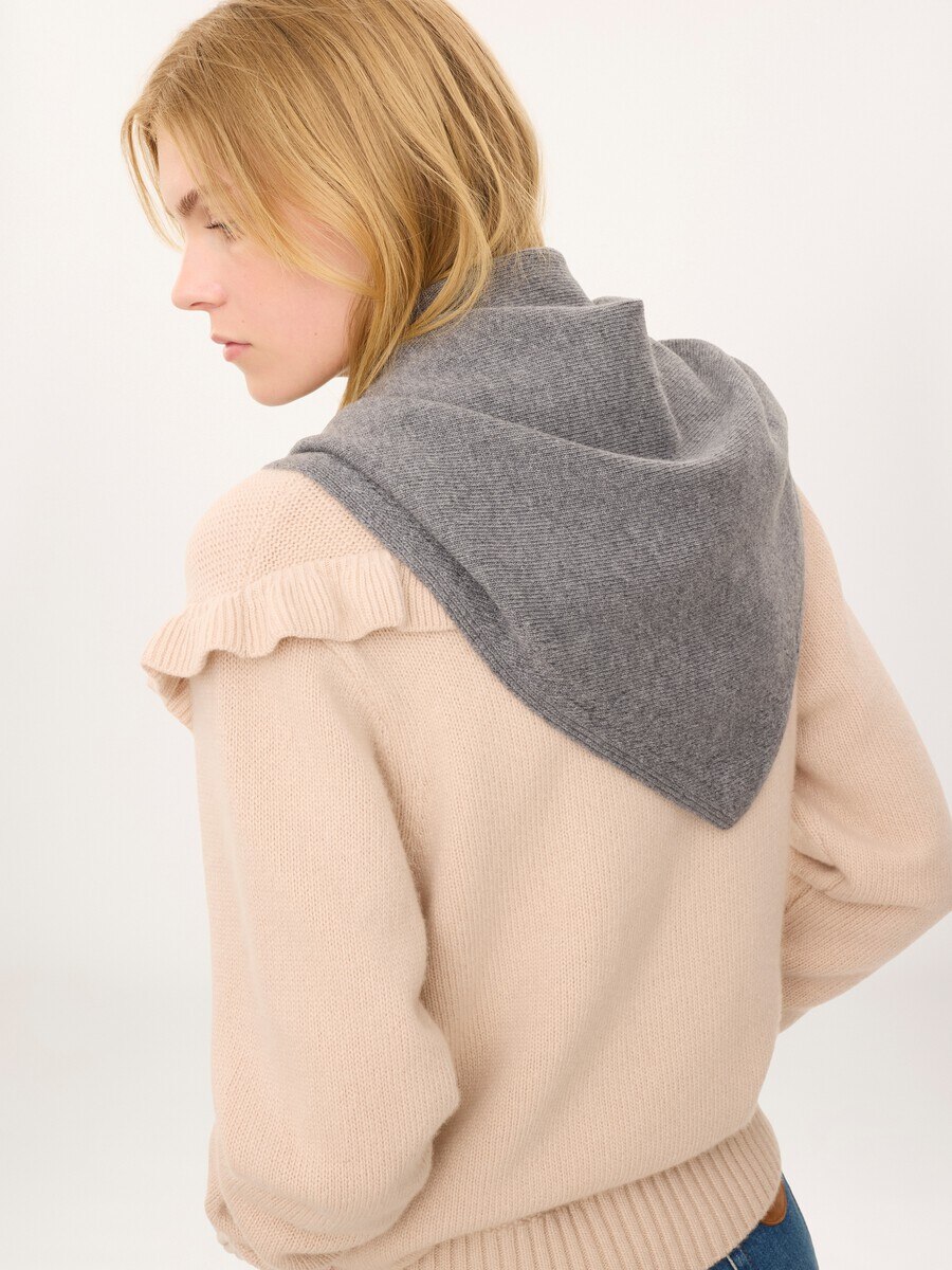 The Chlo&eacute; Iconic triangular scarf in wool - 5