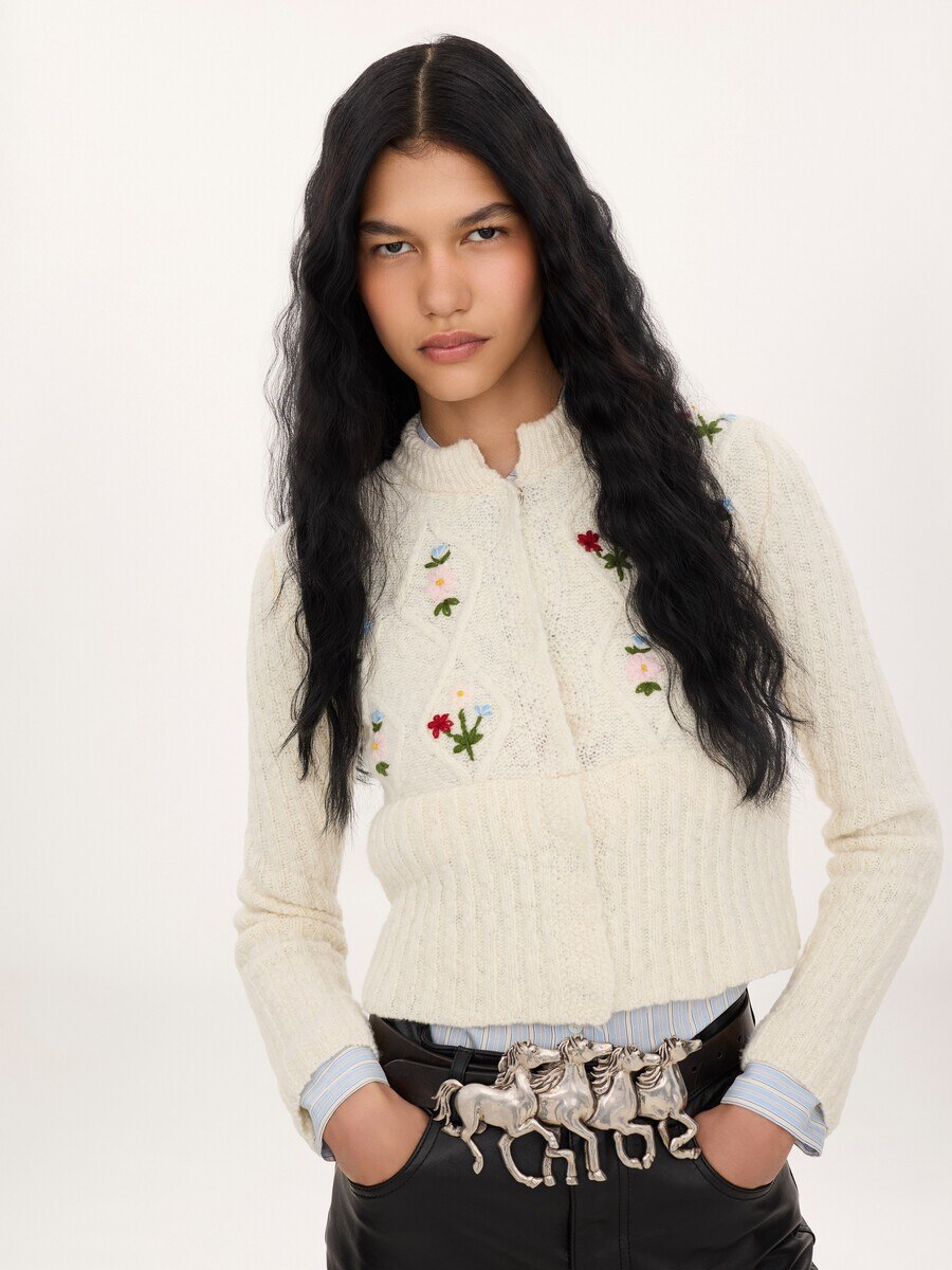 Fitted cardigan in a wool knit - 4