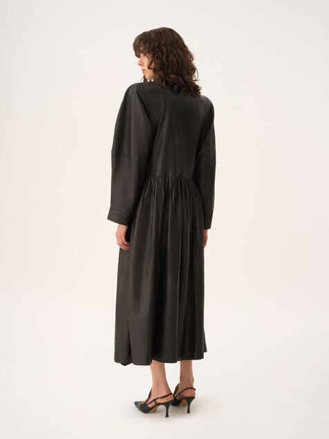 Oversized long riding coat in leather