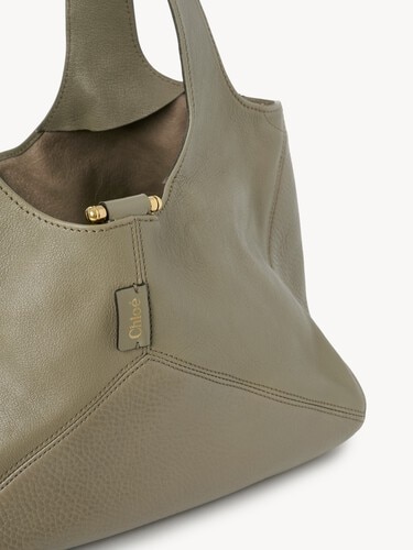 Chlo&eacute; Balloon east-west tote bag in grained leather - 6
