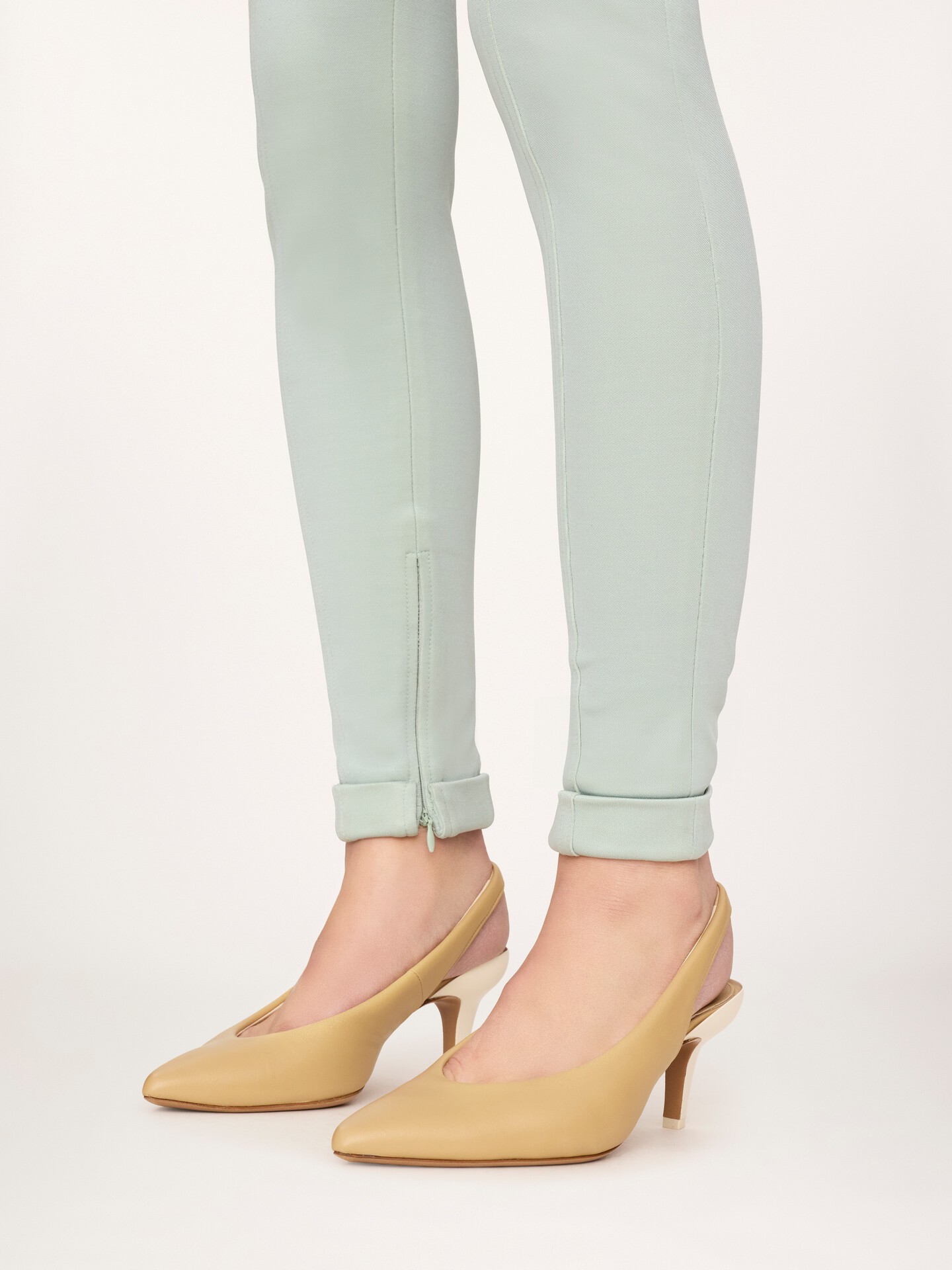 High-rise fitted pants in bonded stretch jersey - 7