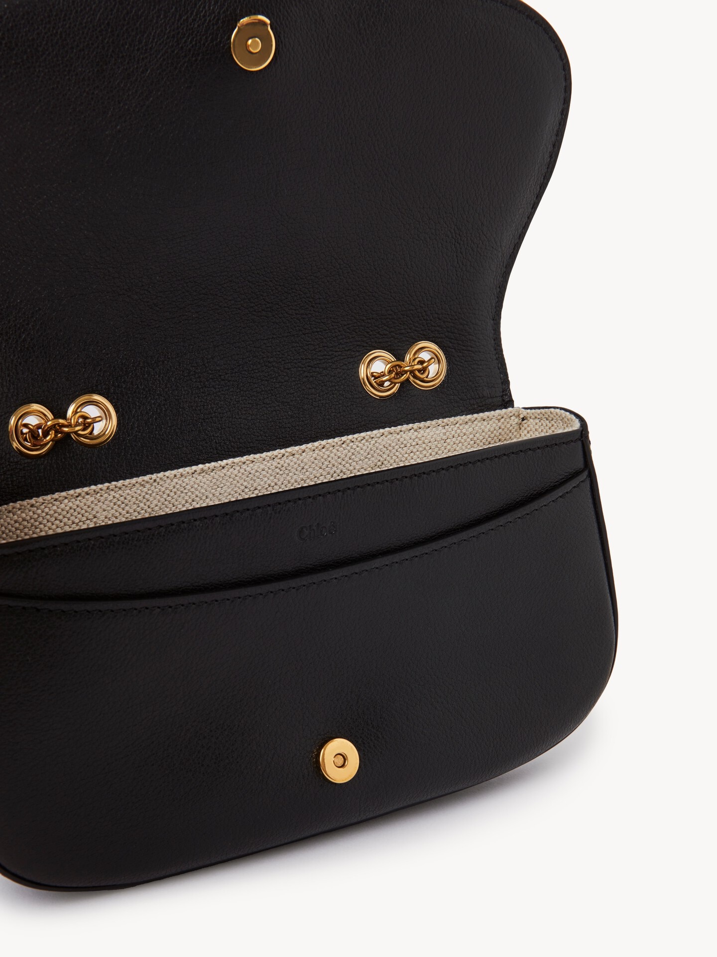 Horse Medal crossbody bag in grained leather - 6