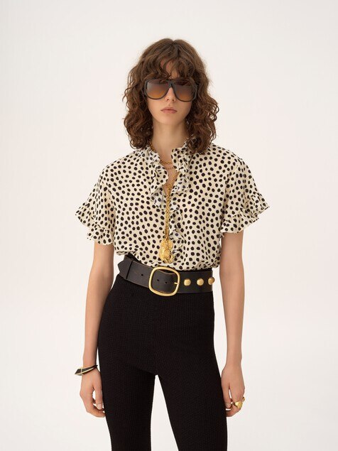 Short-sleeve ruffled top in cr&ecirc;pe de chine