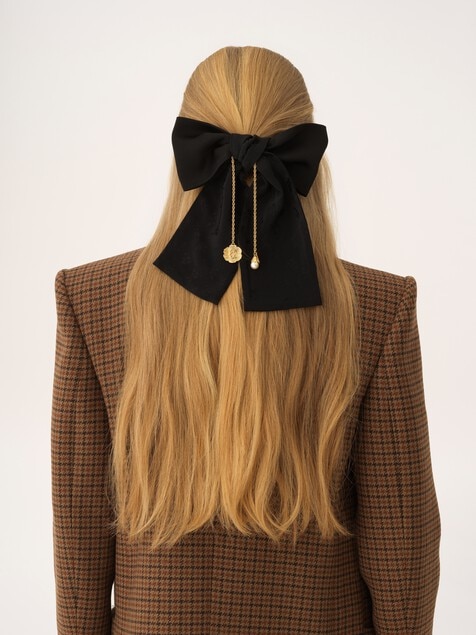 The Chlo&eacute; Candid hair clip