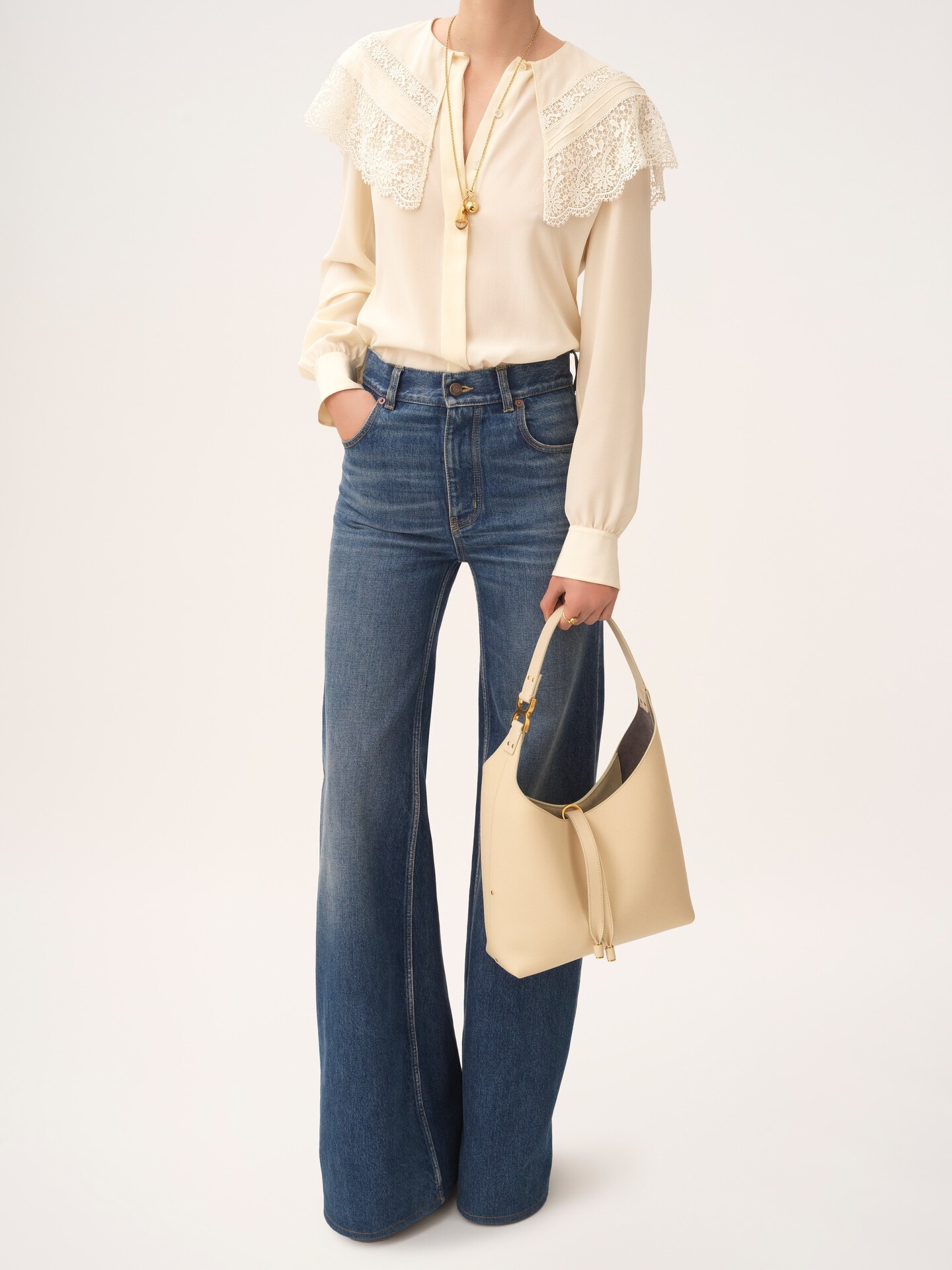 Kleine Marcie Hobo Bag aus genarbtem Leder - 8