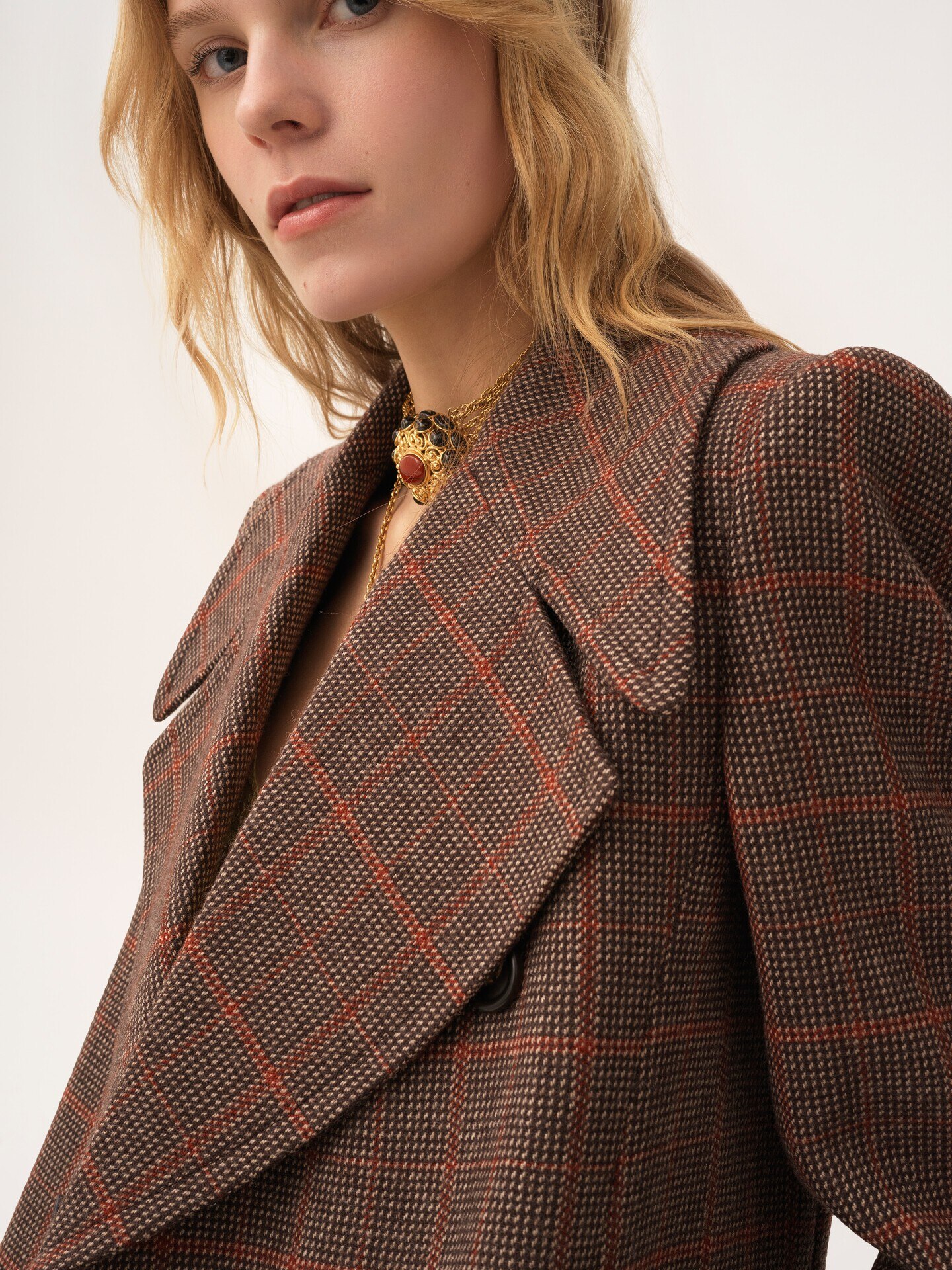 Manteau long crois&eacute; en laine &agrave; carreaux - 6