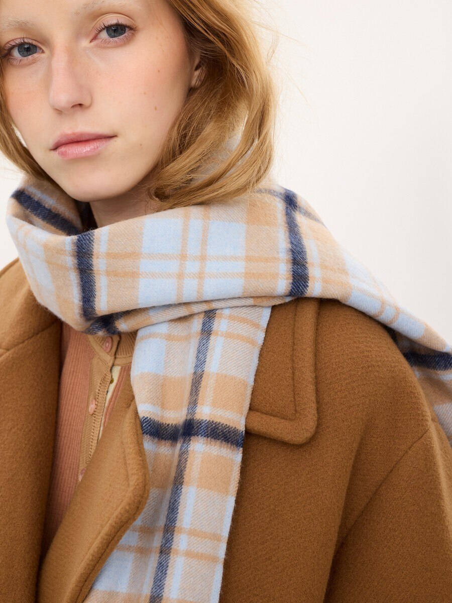 The Chlo&eacute; Covering scarf in alpaca wool - 5