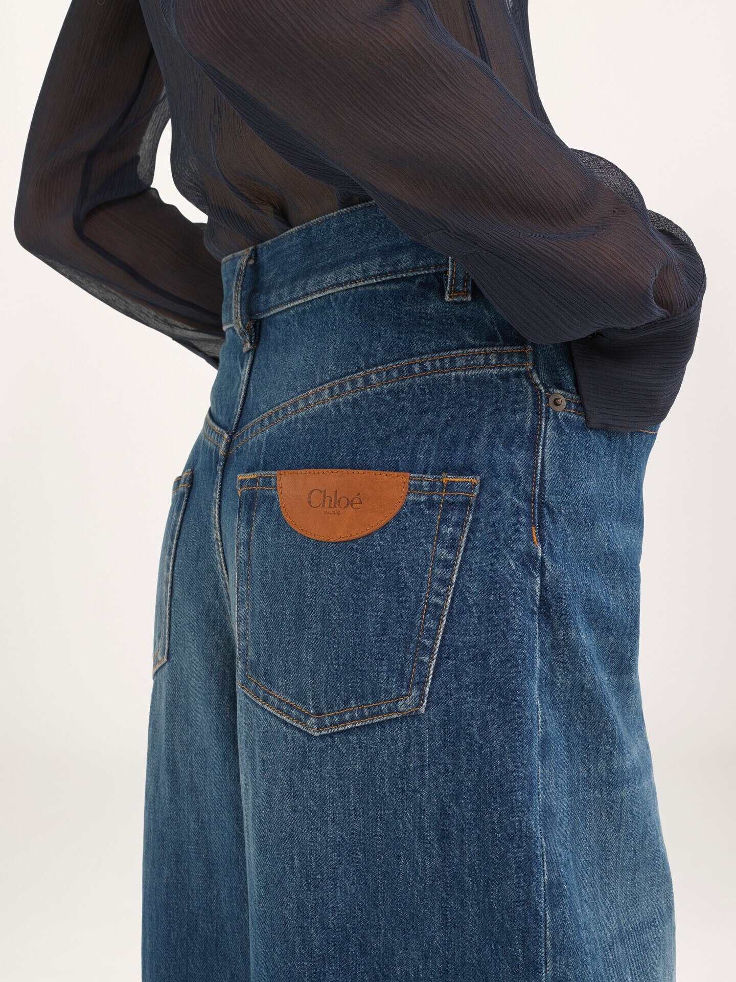 Wide-leg jeans in denim - 5.0