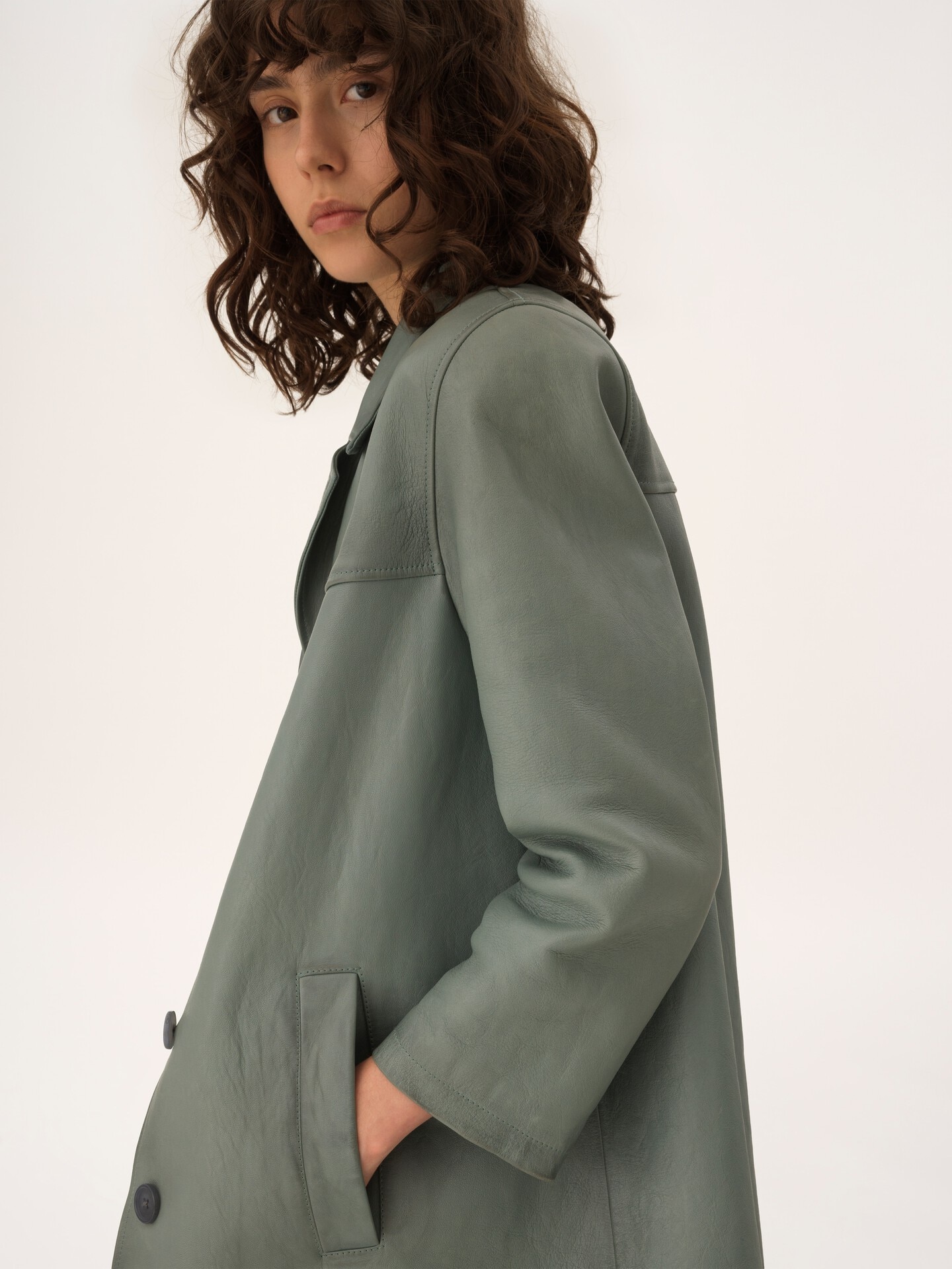 Einreihige lange Jacke aus Leder - 6