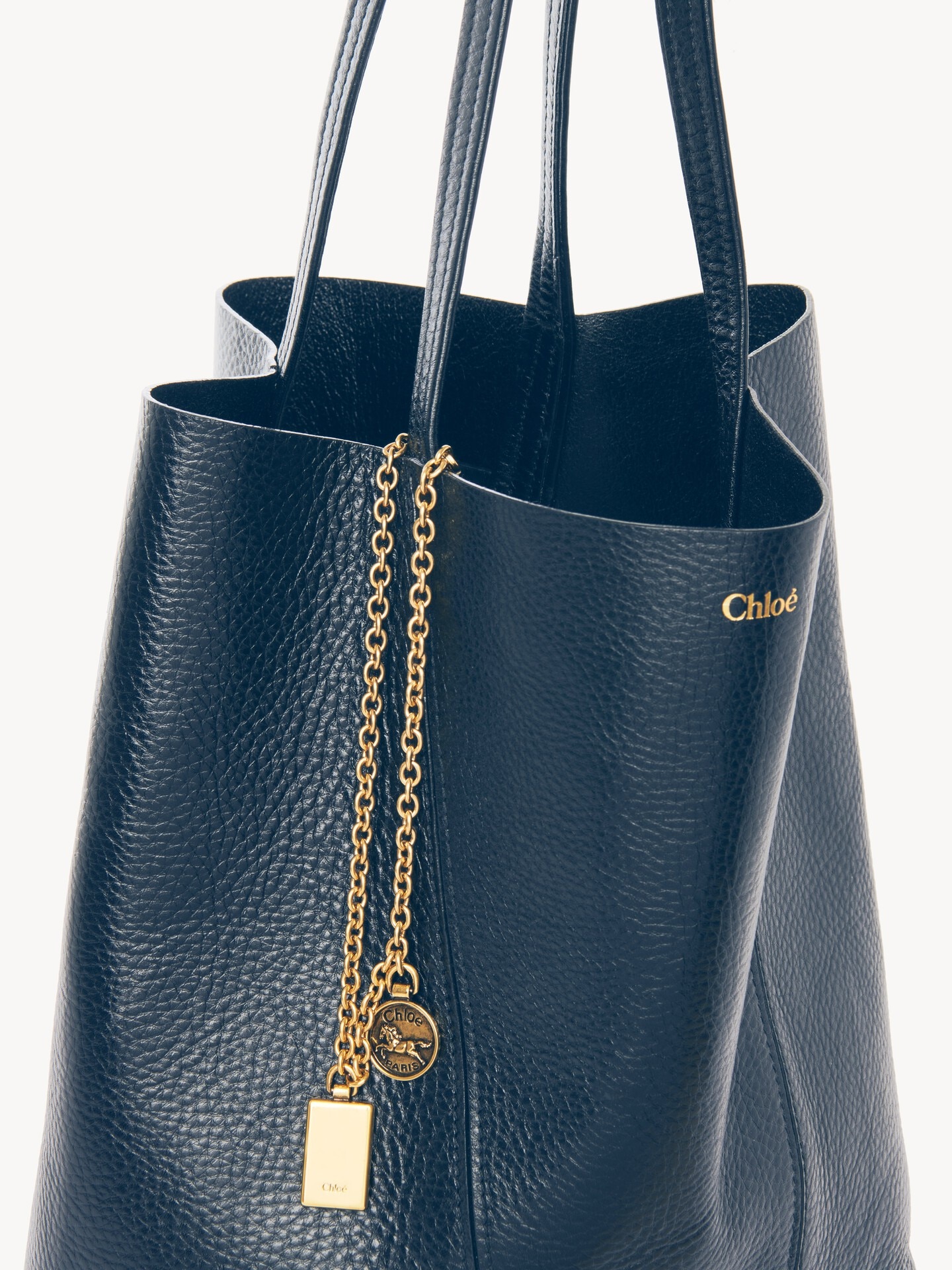 Chlo&eacute; Spin tote bag in grained leather - 6.0