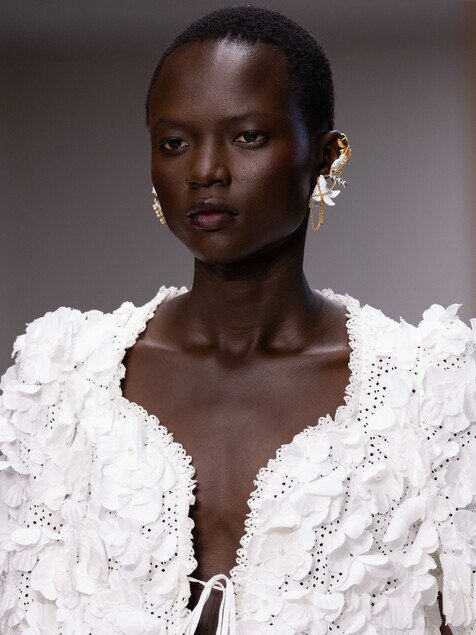 Look 16