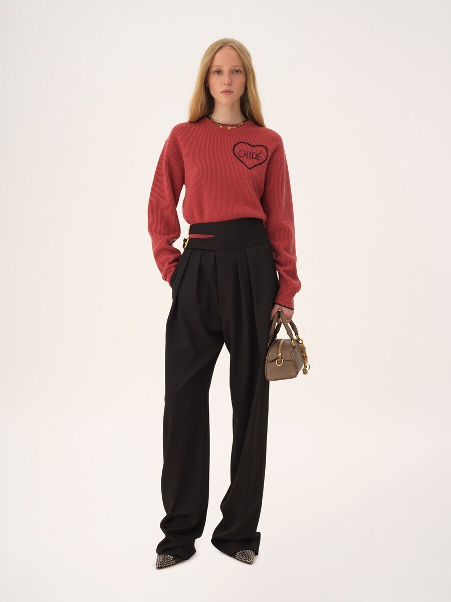 Cropped fitted logo jumper in a wool knit - 3