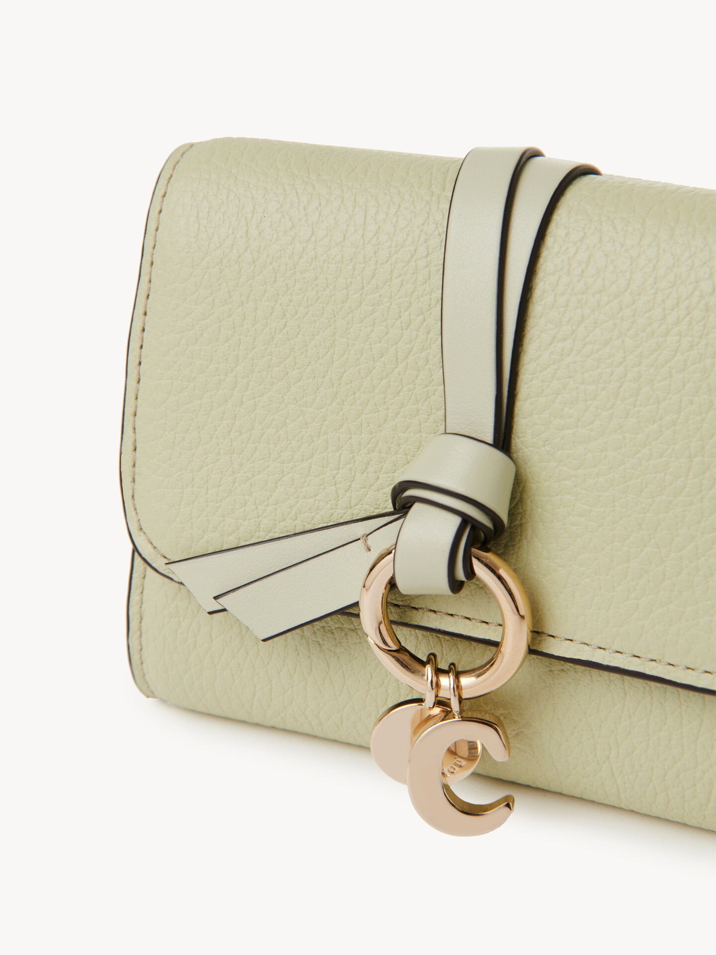 グレインレザー製Alphabetスモールトリフォールドウォレット 緑 - Chloé