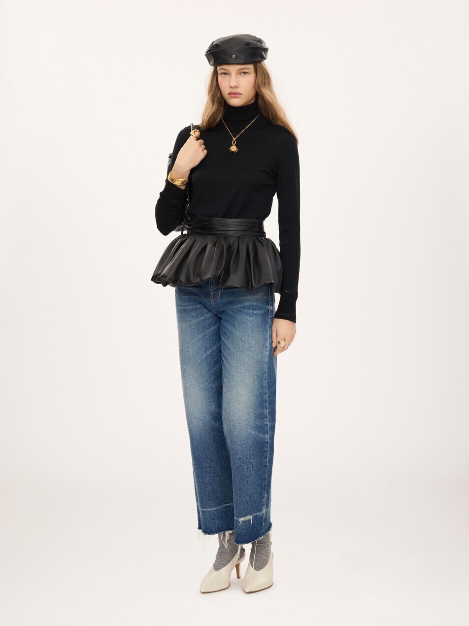 Fitted turtleneck in a wool knit