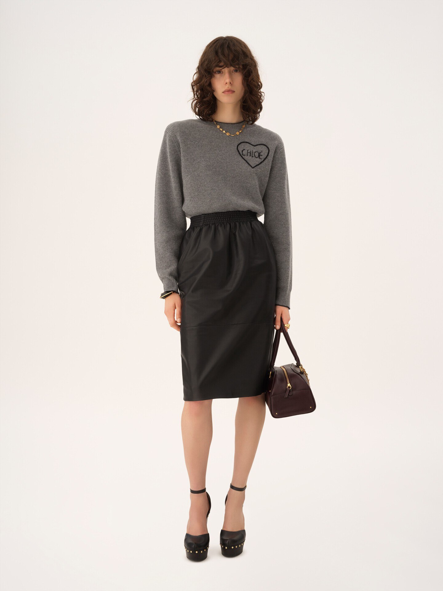 Cropped fitted logo sweater in a wool knit - 1.0