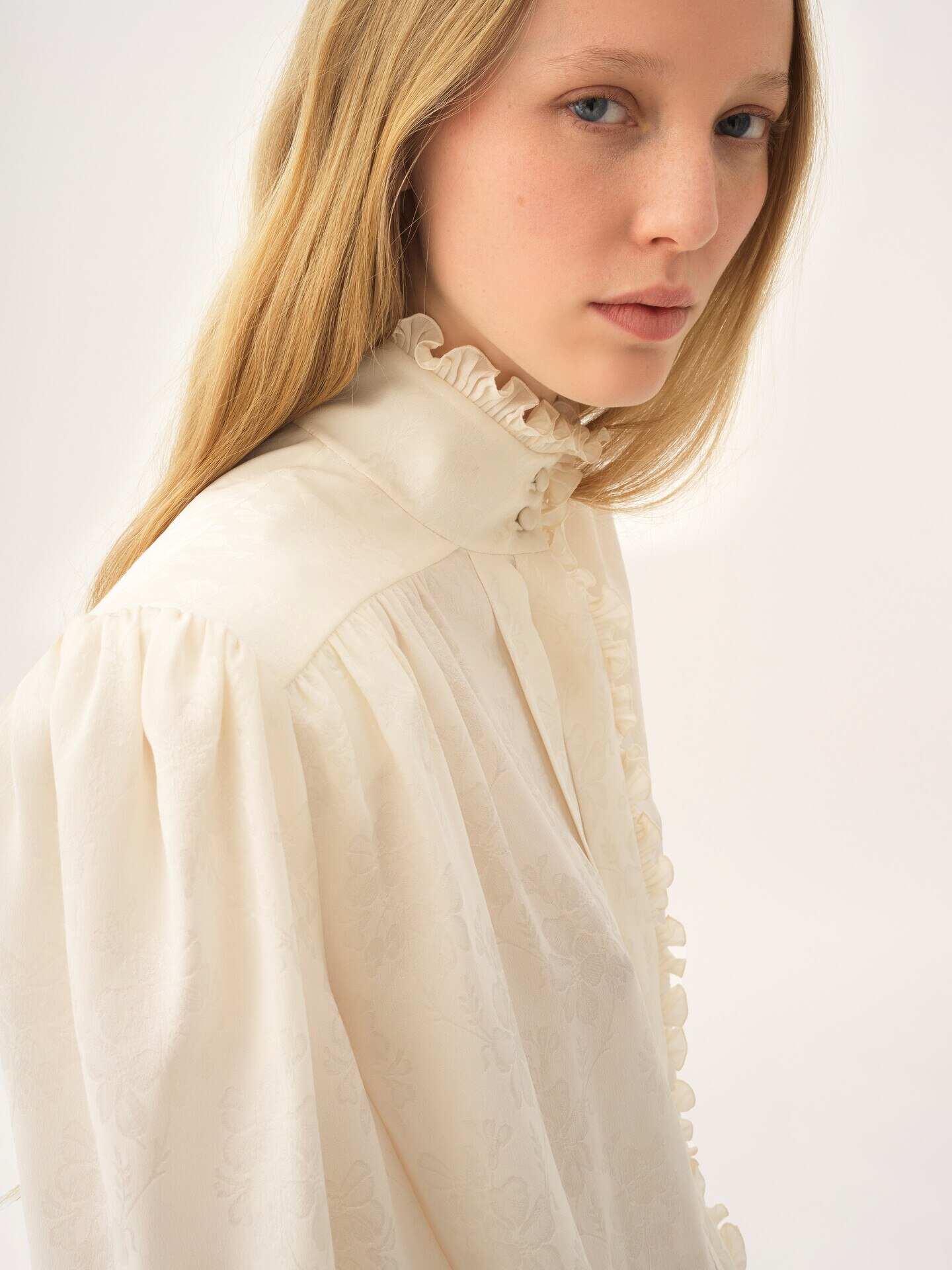 Blusa oversize con volantes de jacquard de seda - 5