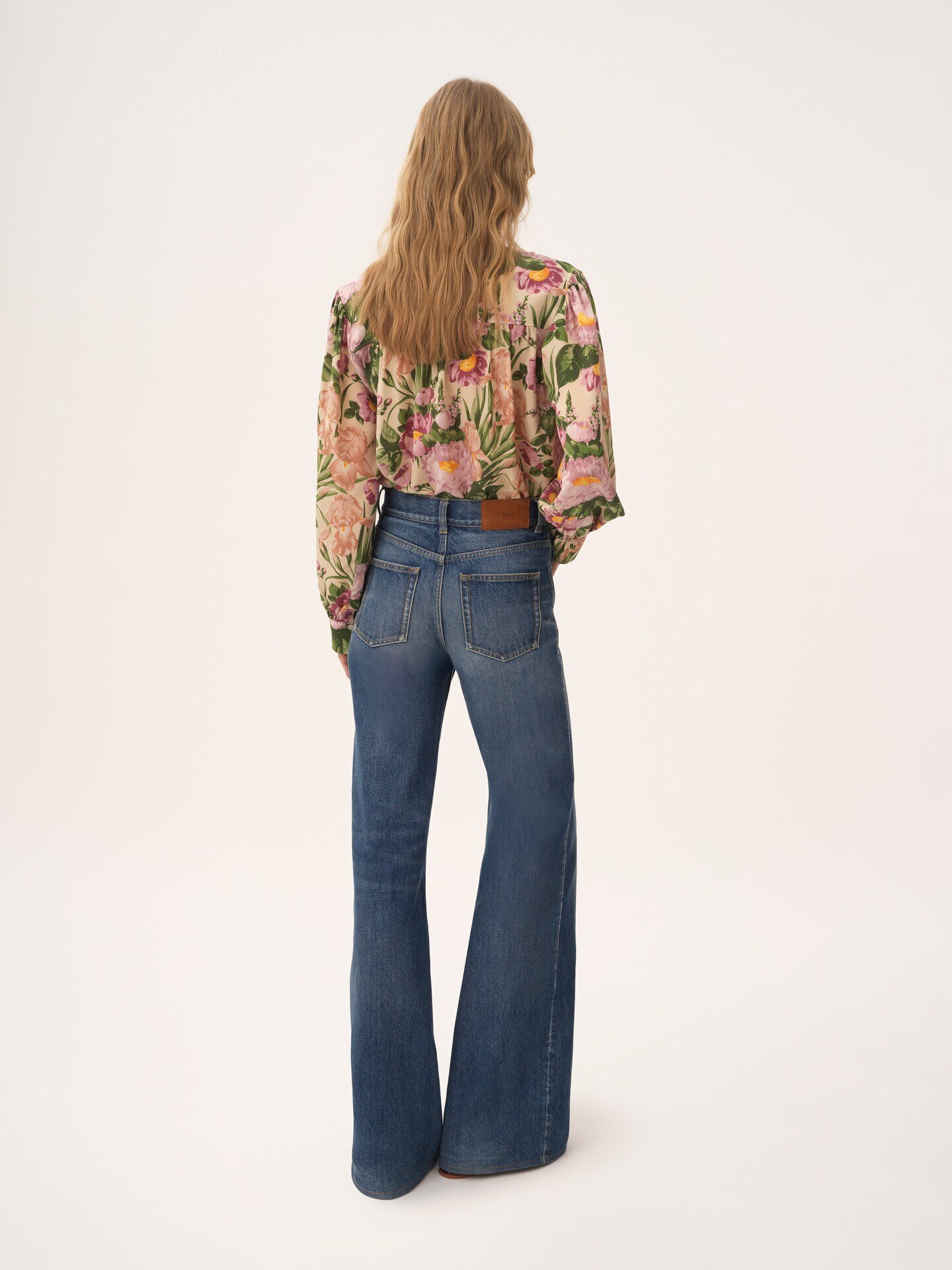 Maxi blusa arricciata con lavalli&egrave;re in cr&ecirc;pe de chine - 5