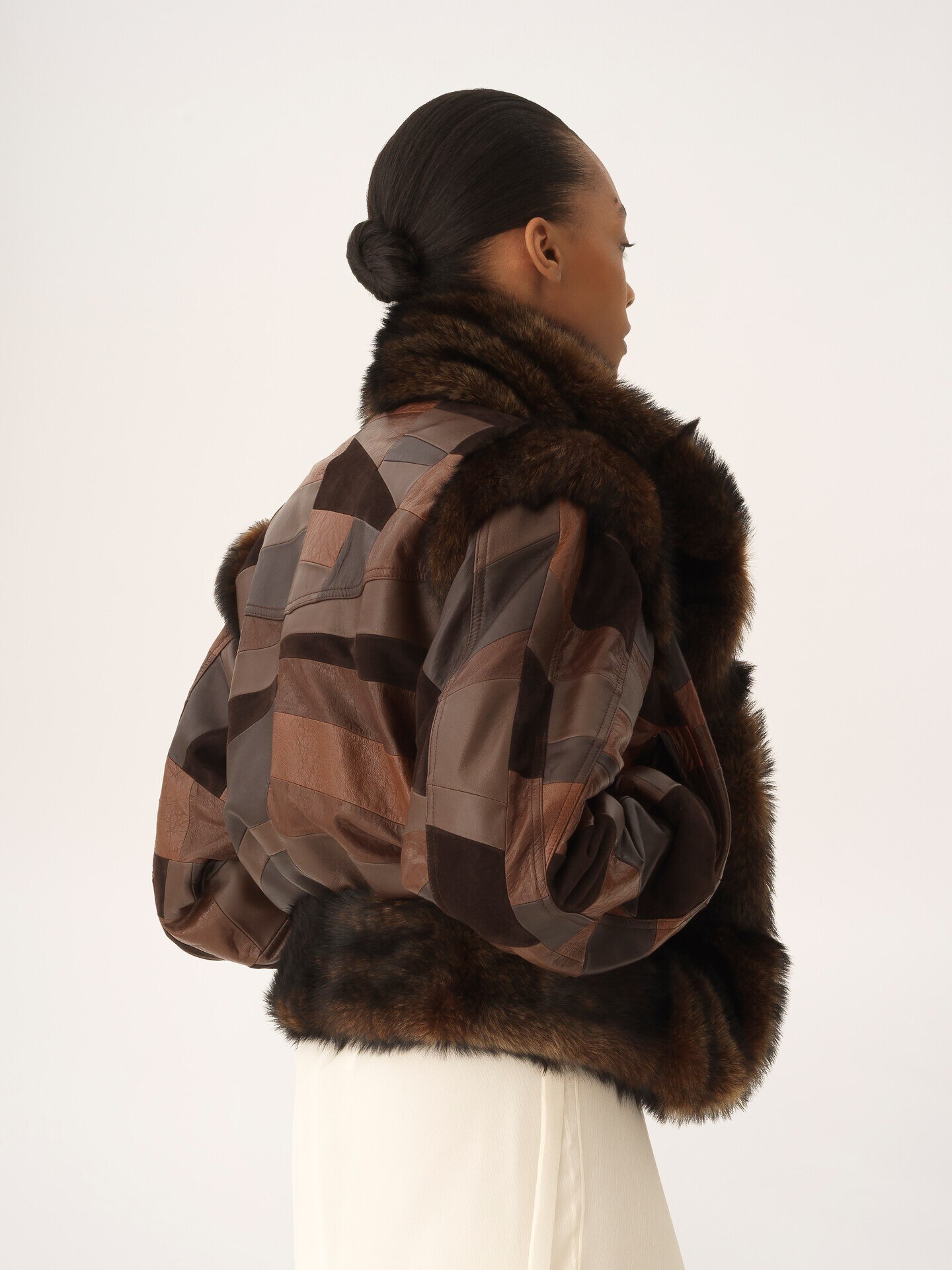 Short hybrid bomber jacket in leather - 7