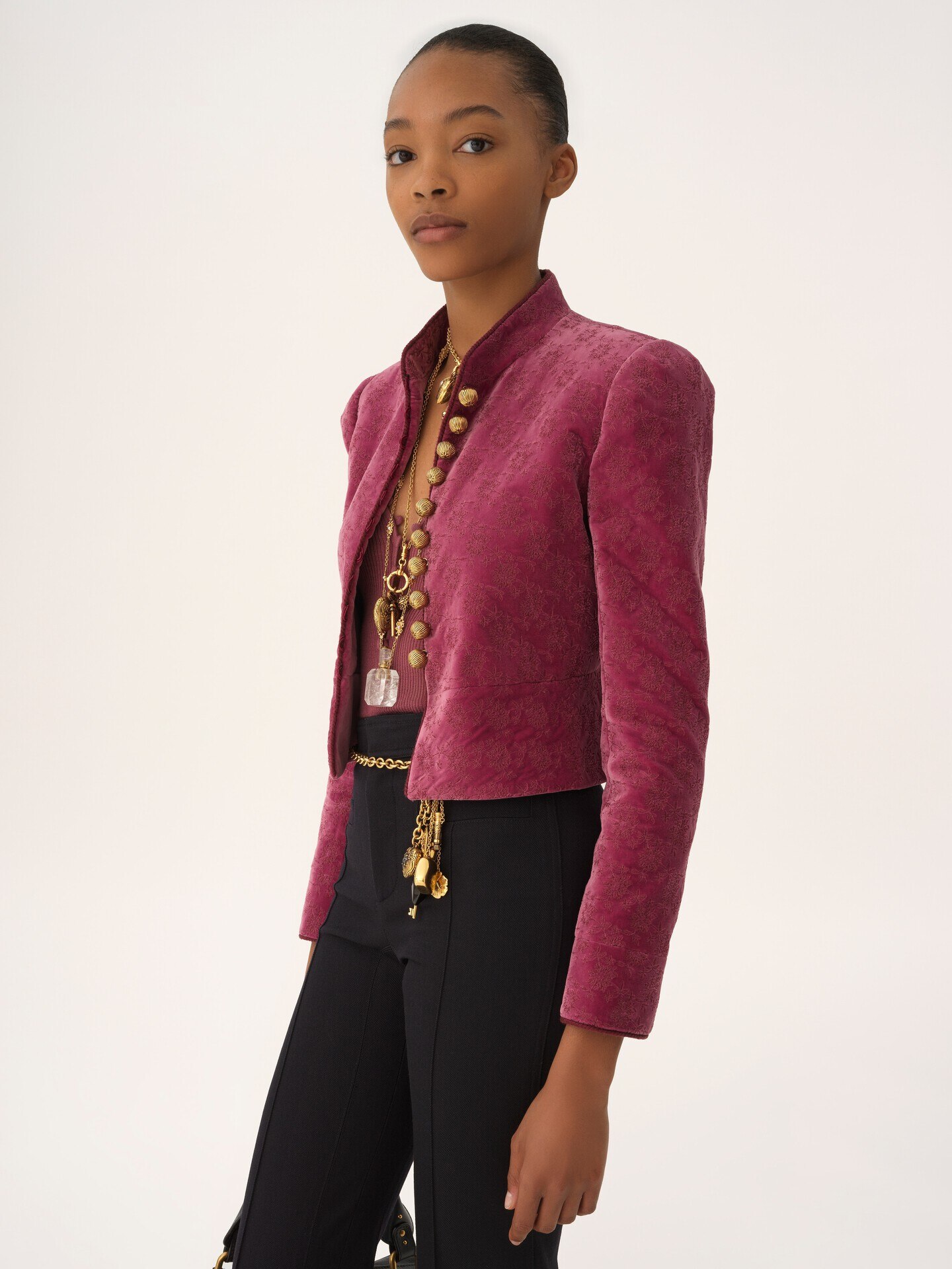 K&ouml;rperbetont geschnittene Cropped-Jacke aus Samt - 4