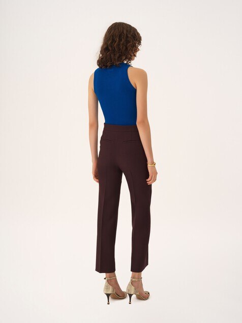 Straight cropped pants in wool cr&ecirc;pe