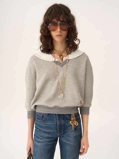 Collar sweater in chin&eacute; fleece
