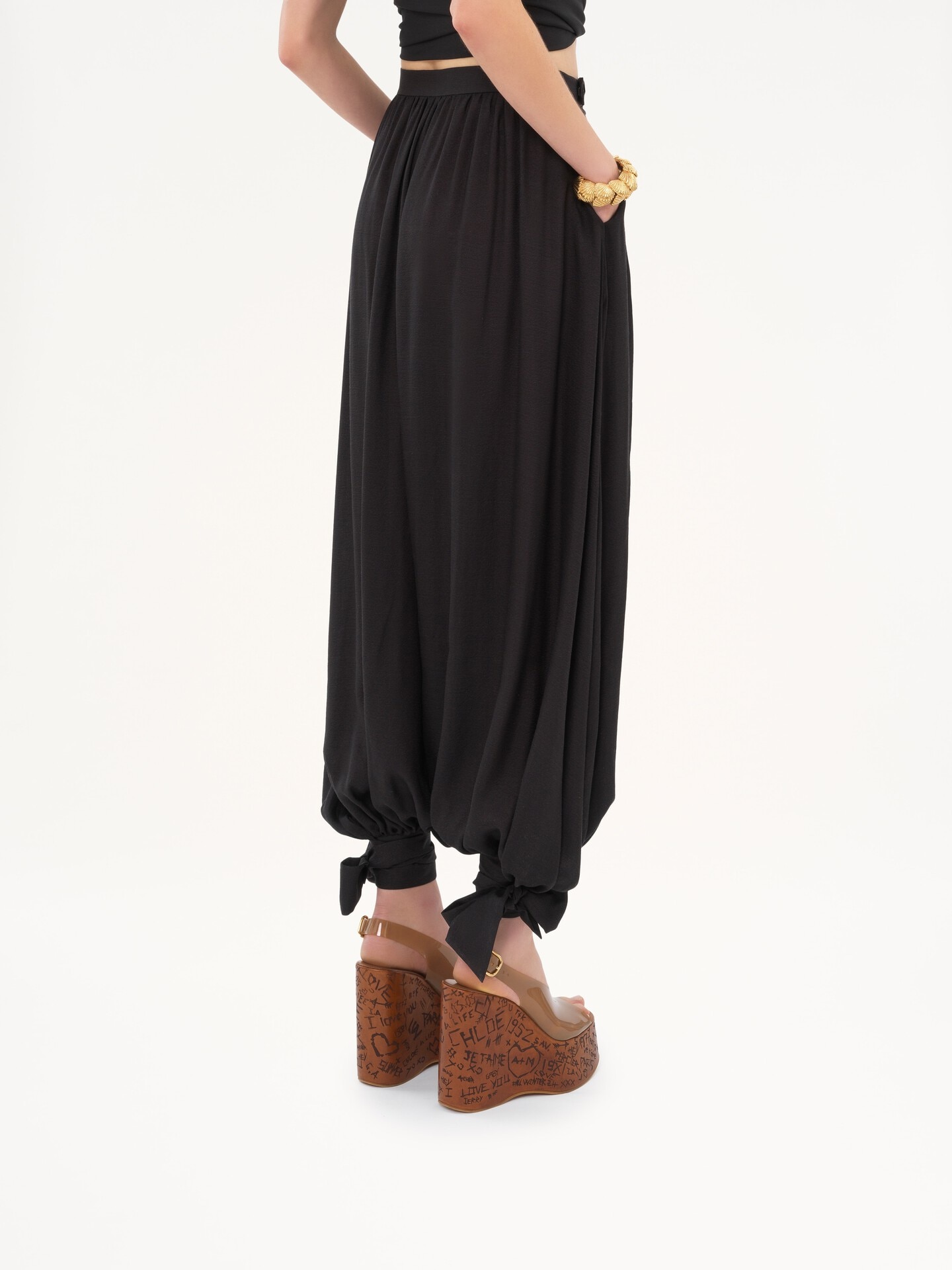 Fluid pleated trousers in silk charmeuse - 4.0