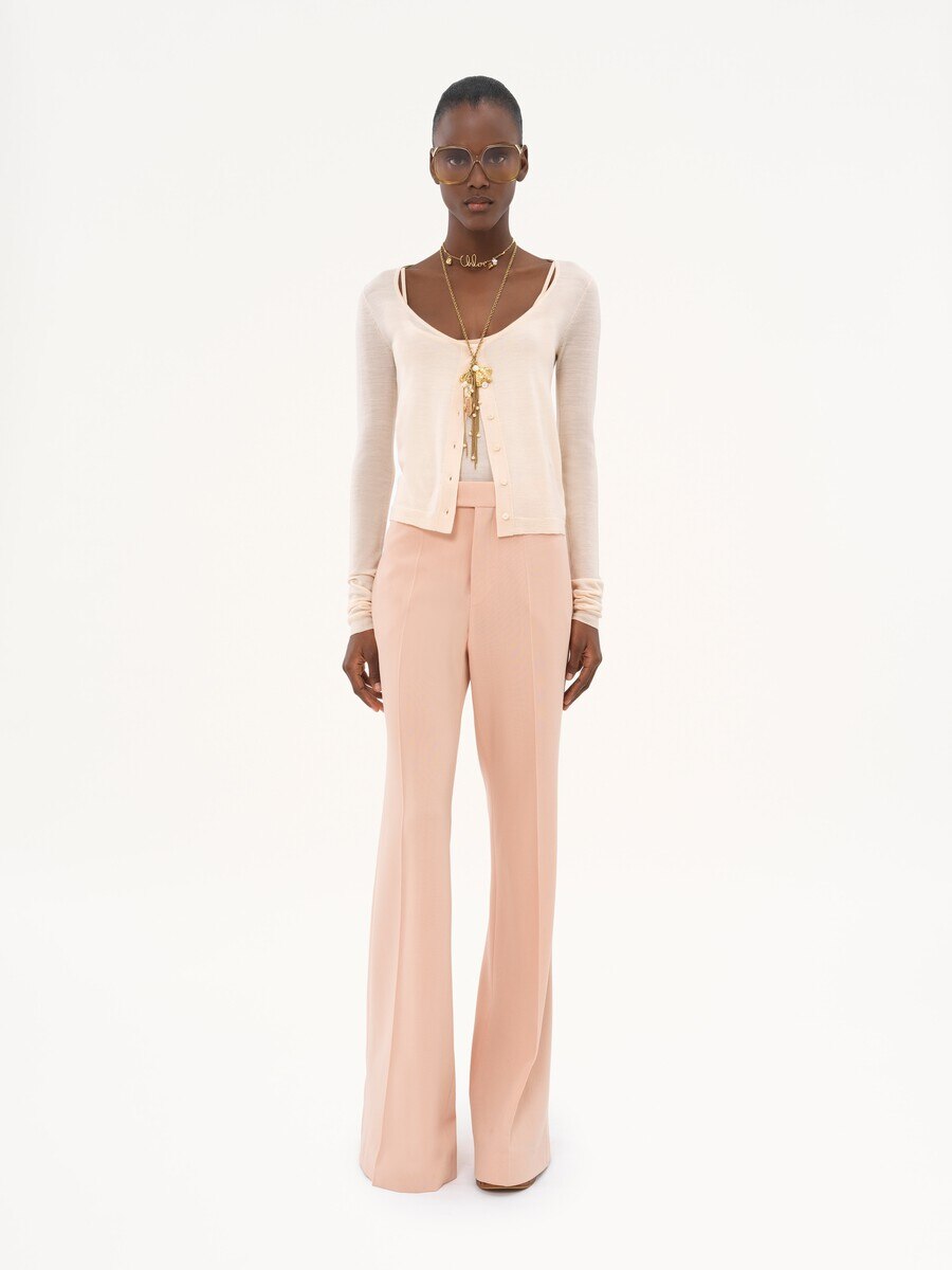 Scoop-neck fitted cardigan in superfine wool knit - 3