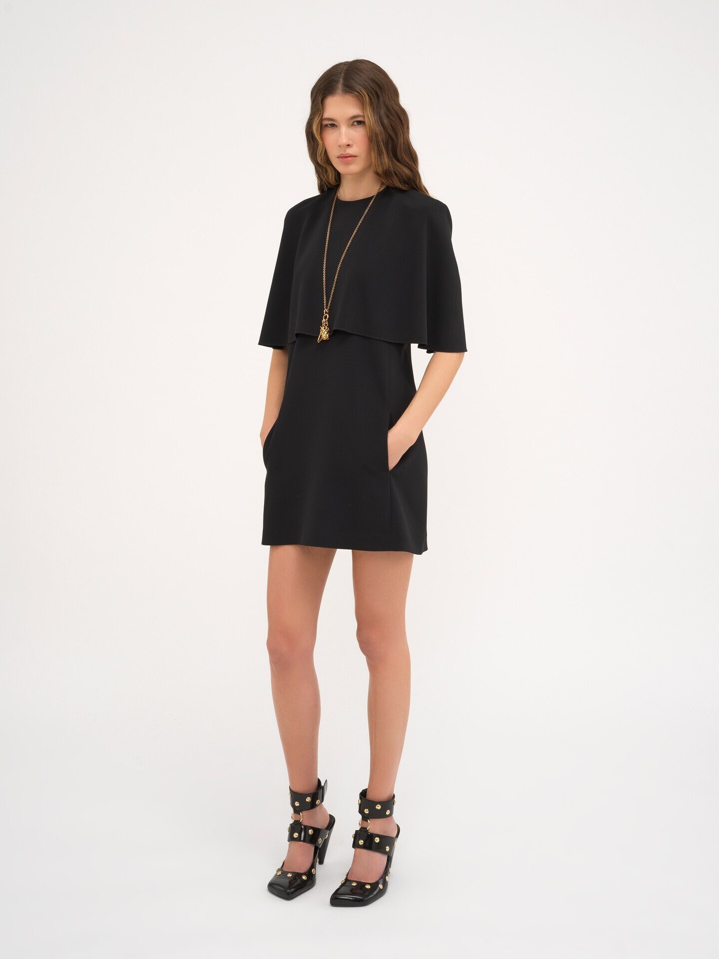 Robe cape courte en cr&ecirc;pe de viscose - 4
