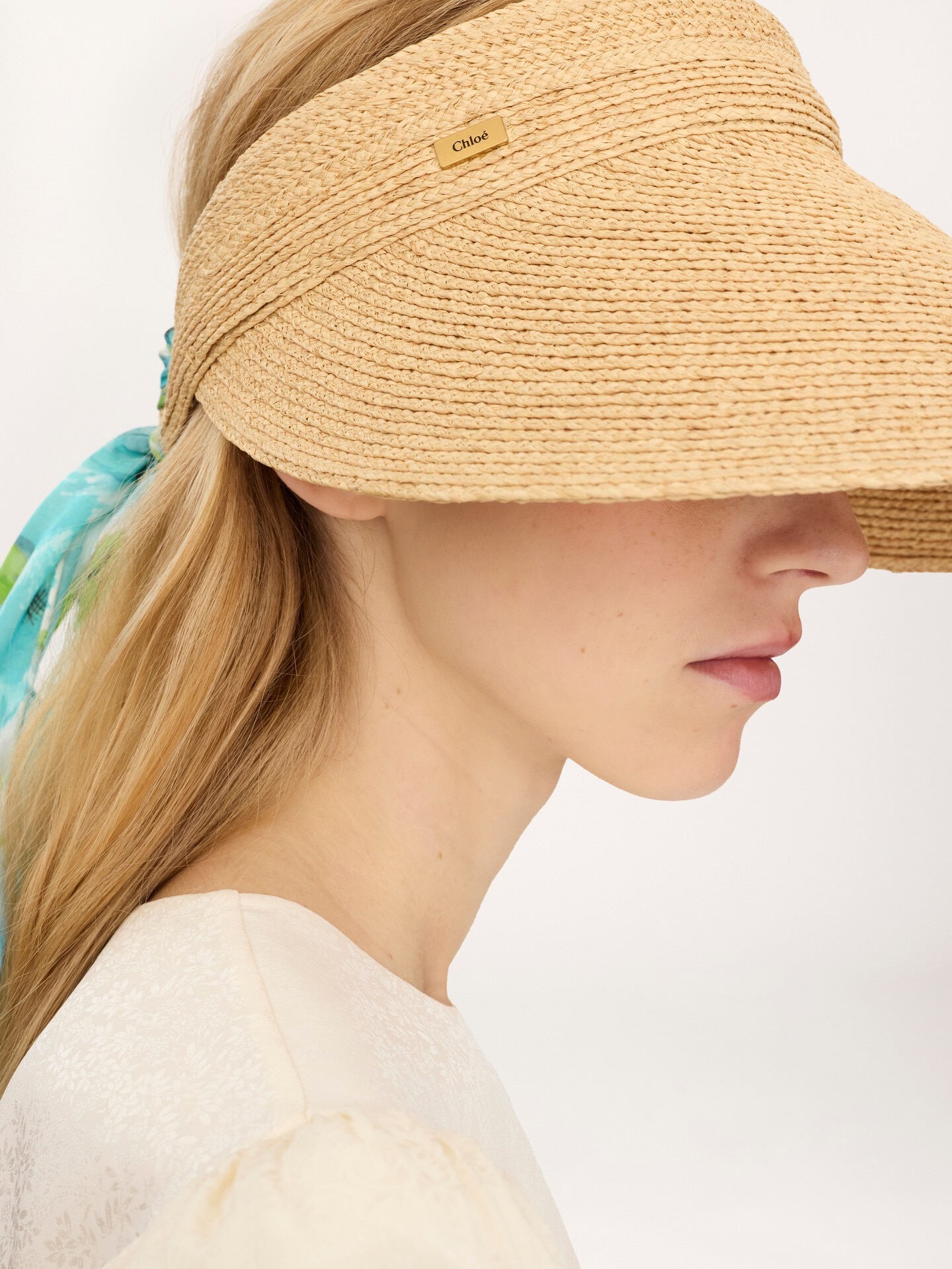 The Chlo&eacute; visor in raffia - 5.0