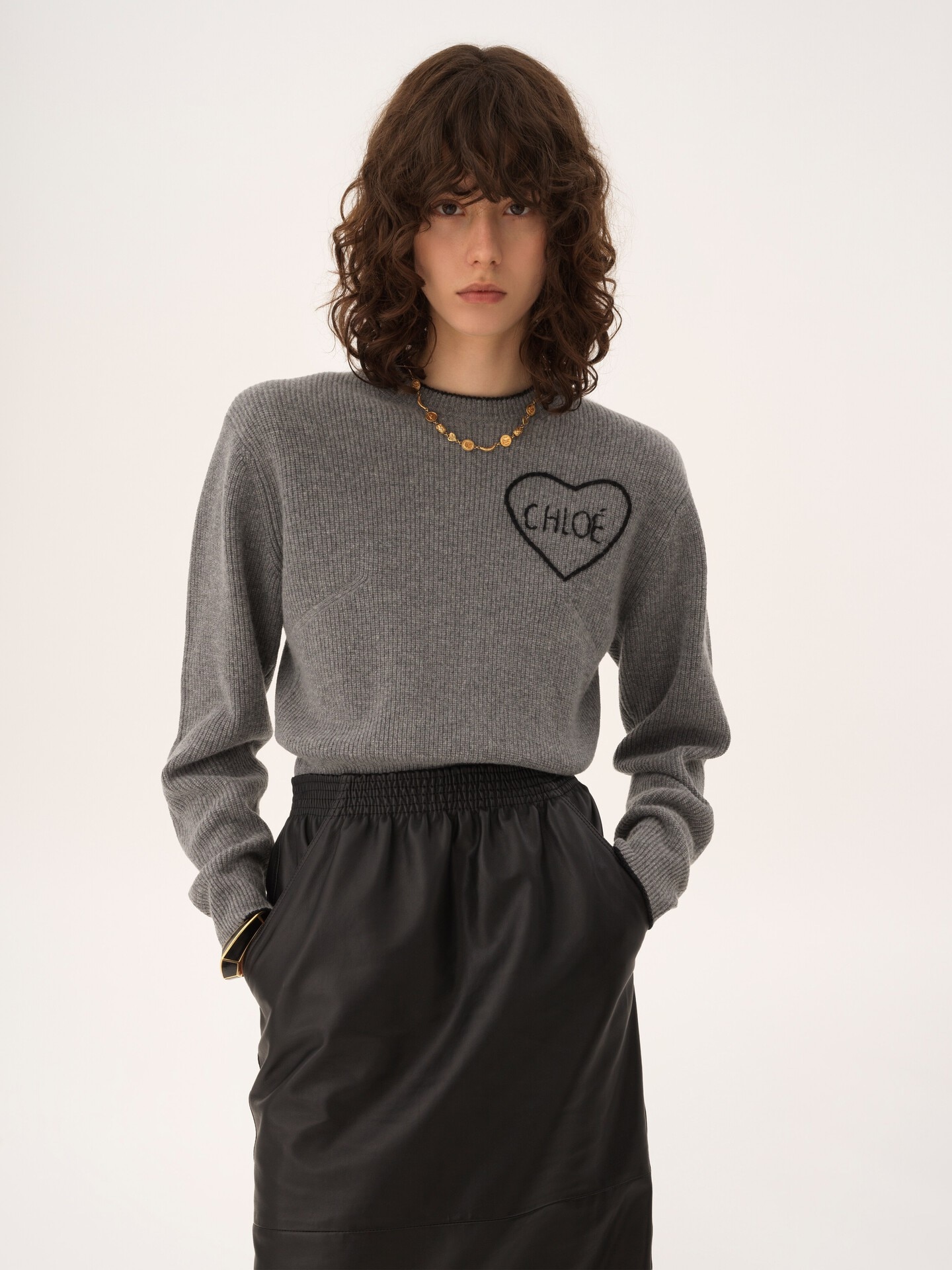 Cropped fitted logo sweater in a wool knit - 4