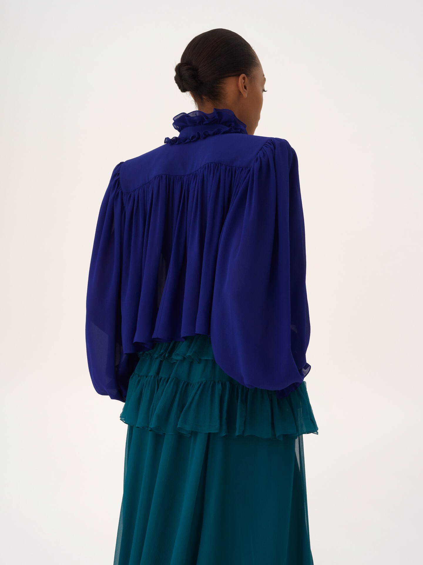 Top oversize fronc&eacute; col montant en georgette de soie - 6