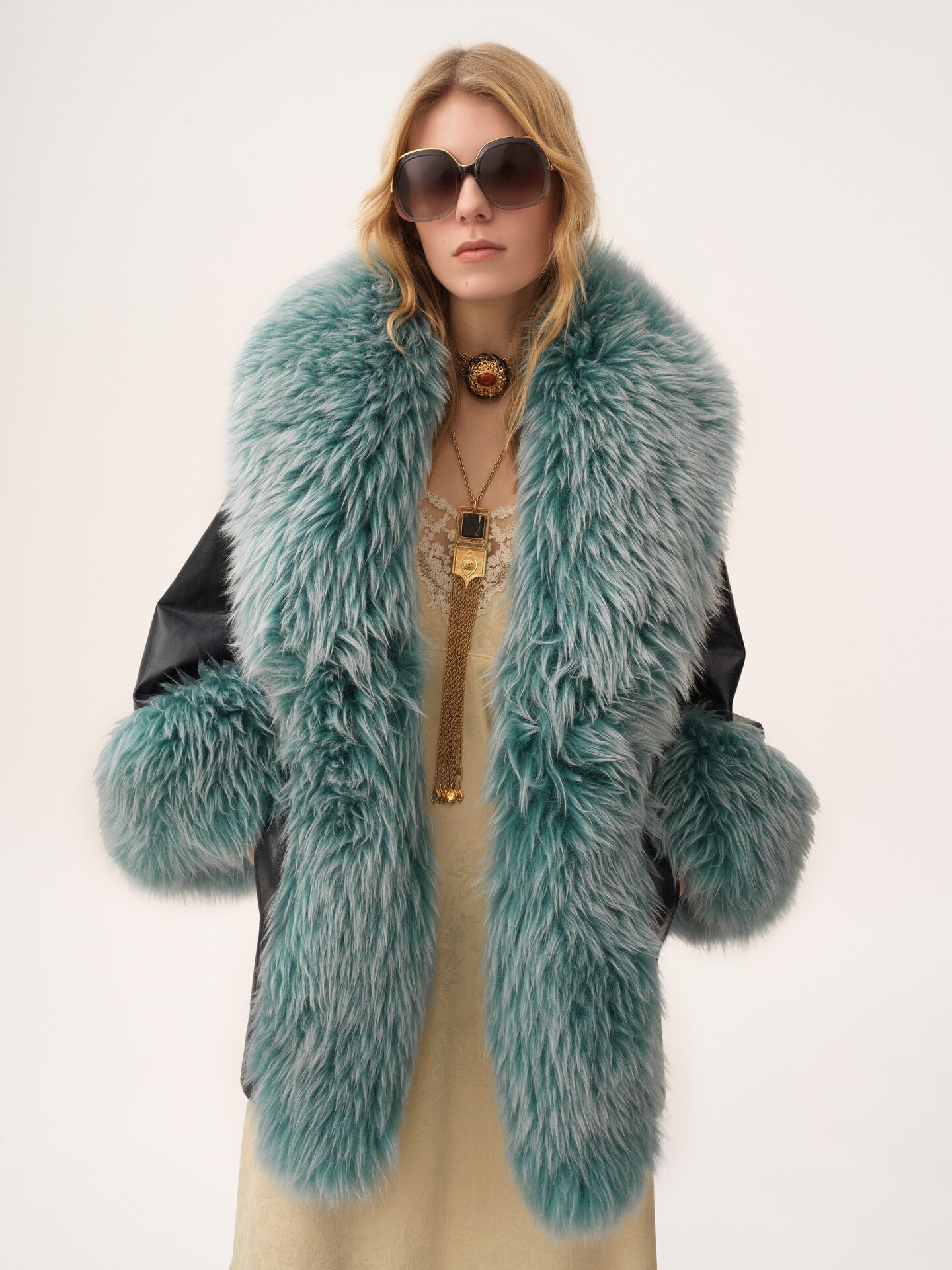 Manteau court en cuir - 4