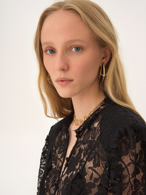 The Chlo&eacute; Midnight earrings