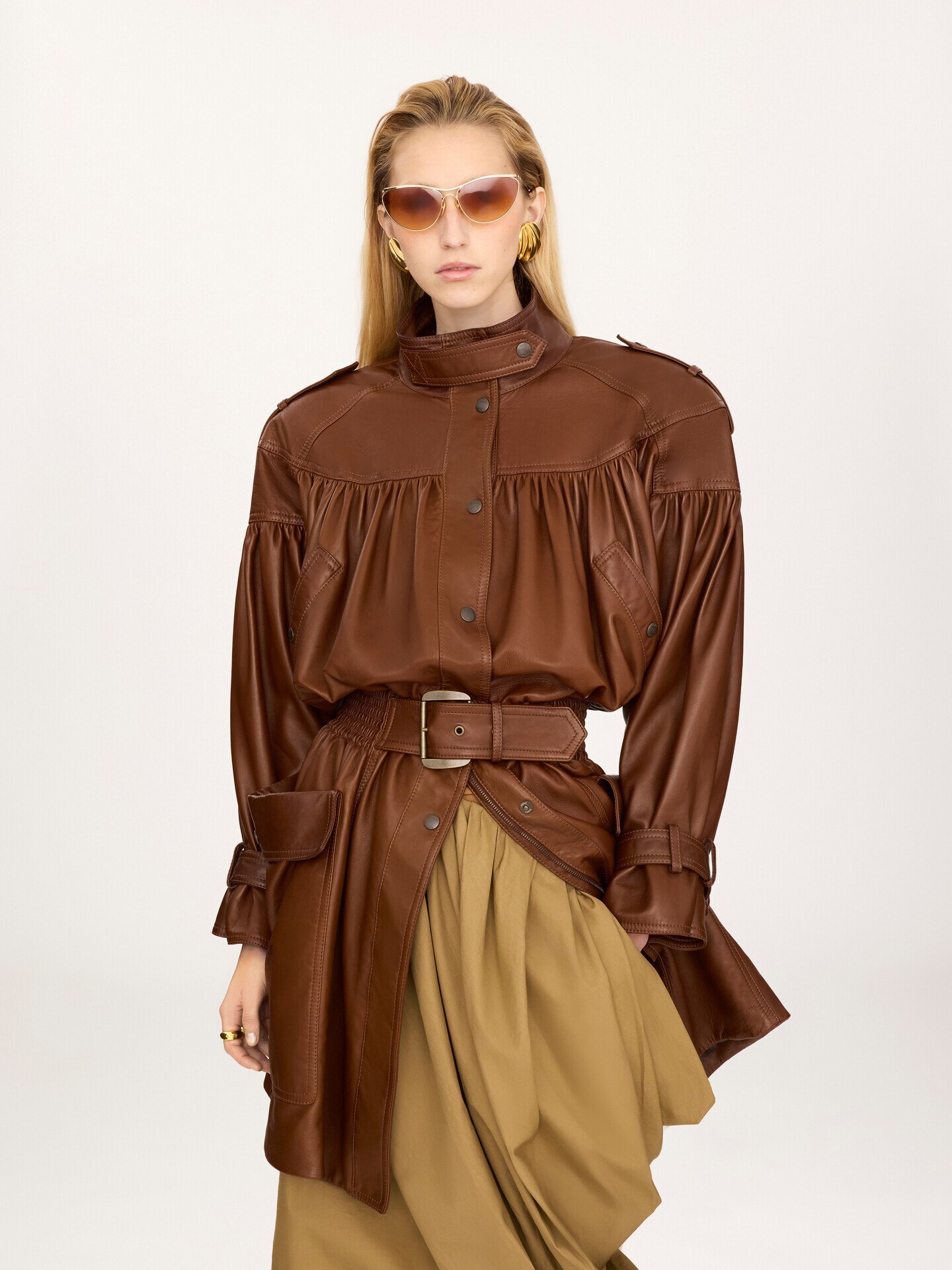 High-neck puff-sleeve coat in leather - 3.0