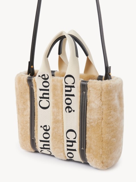Small Woody tote bag in shearling