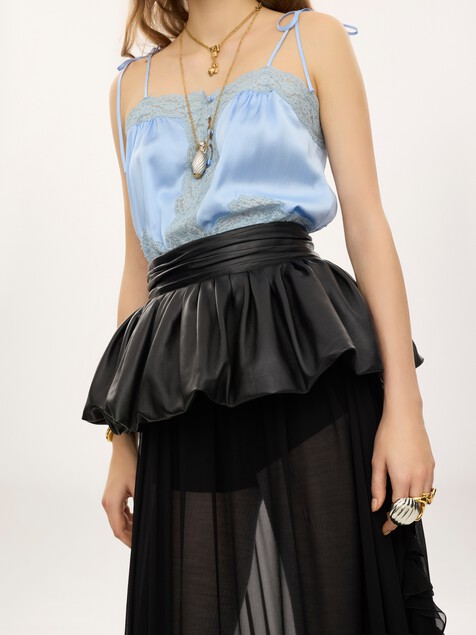 Peplum belt in leather