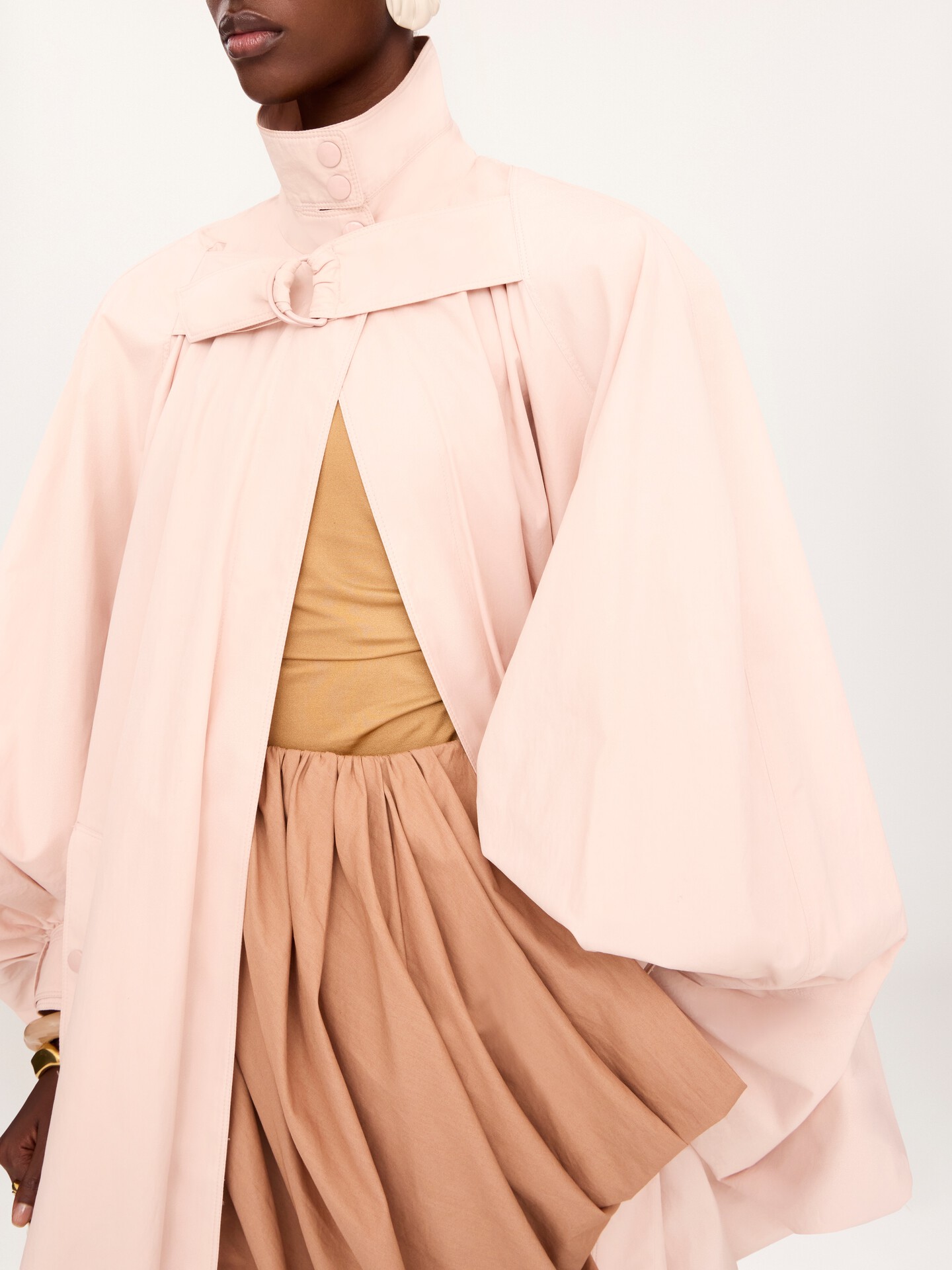 High-neck oversized cape coat in cotton poplin - 4