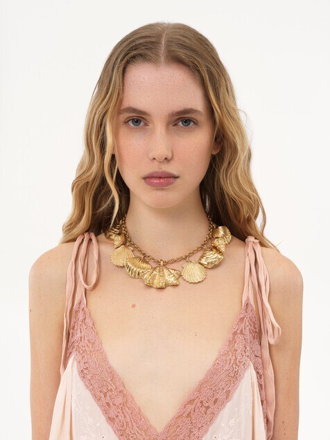 The Chloé Shells necklace