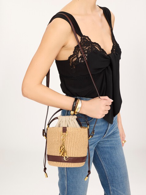 Chlo&eacute; Charms basket bag in natural fibres