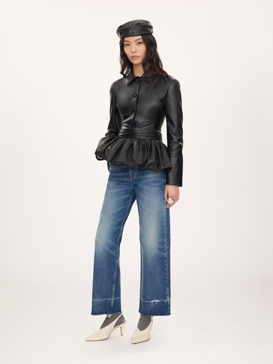 K&ouml;rperbetonte Jacke aus Leder - 3