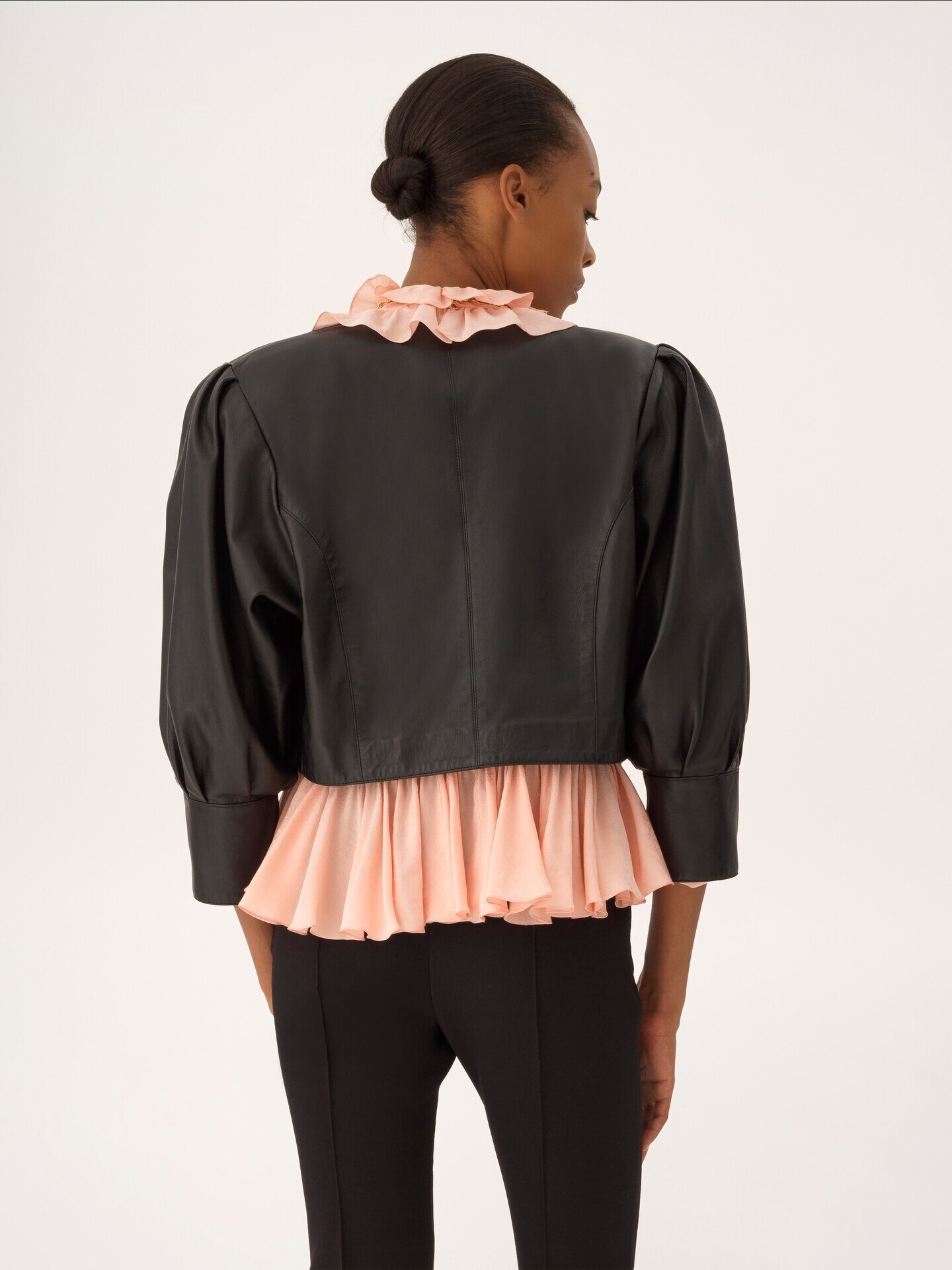Cropped collarless jacket in leather - 5.0