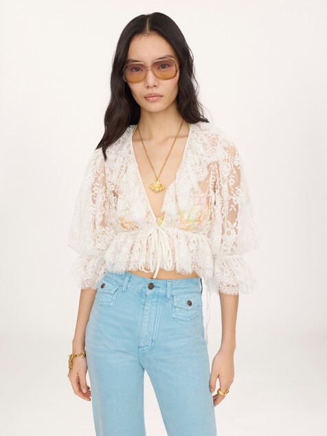 Cropped V-neck ruffle top in lace