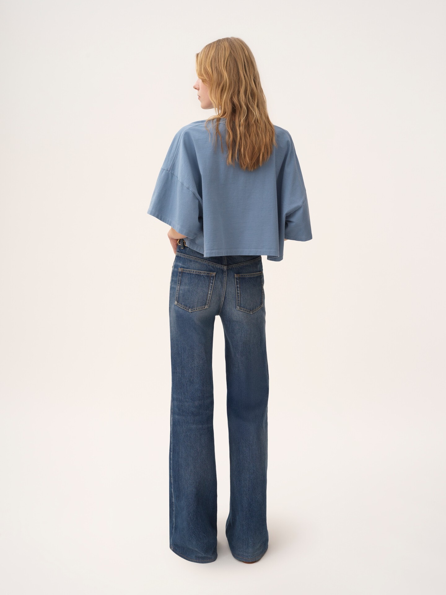 T-shirt boxy corta con logo in jersey di cotone - 5