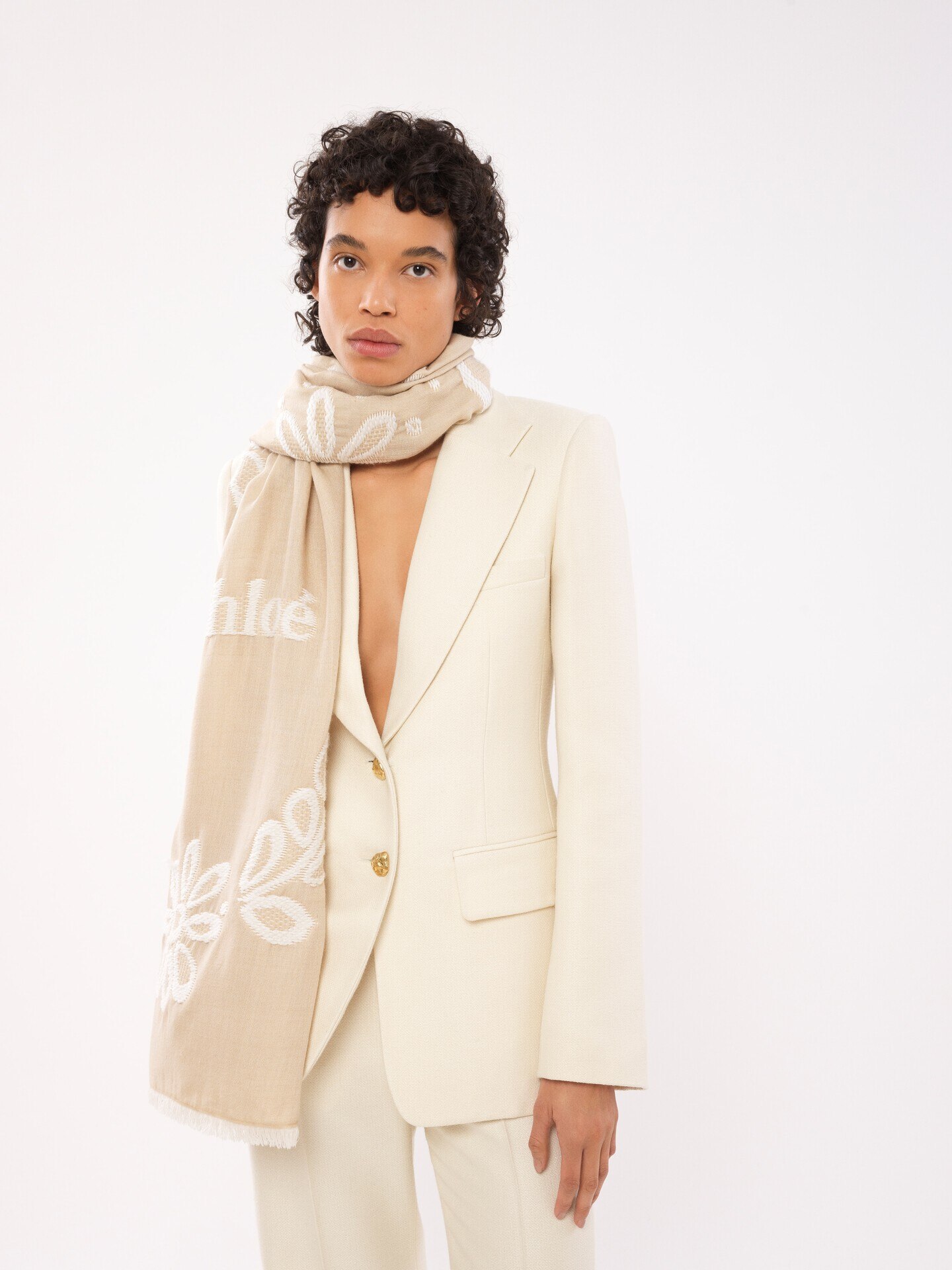 Rectangular stole in wool & silk broderie anglaise - 5